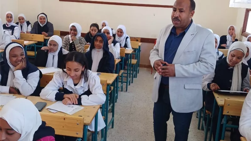 انطلاق امتحانات الفصل الدراسي الاول لصفوف النقل باسوان