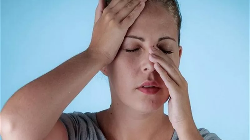 العلاقة بين التهاب الجيوب الأنفية وضيق التنفس .. طبيب يوضح