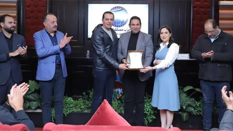 حزب مستقبل وطن يكرم الإعلامى عمرو عبدالمجيد أمين إعلام العاصمة