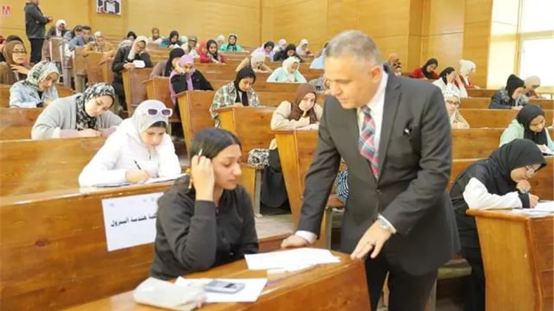 انطلاق الامتحانات للفصل الدراسي الأول بجامعة السويس