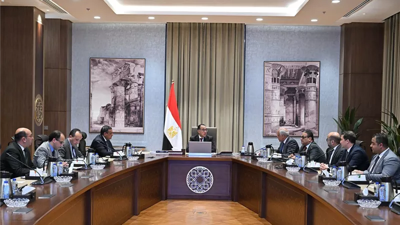 رئيس الوزراء يوجه ببدء إجراءات تنفيذ مشروع تطوير محور جامعة الدول