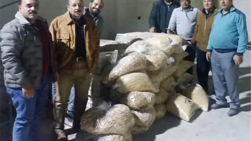 ضبط 6 طن مواد غذائية مجهولة المصدر بمصنع بالعاشر