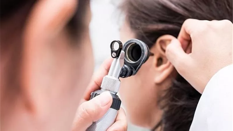 5 عادات خاطئة تؤثر على صحة الأذن