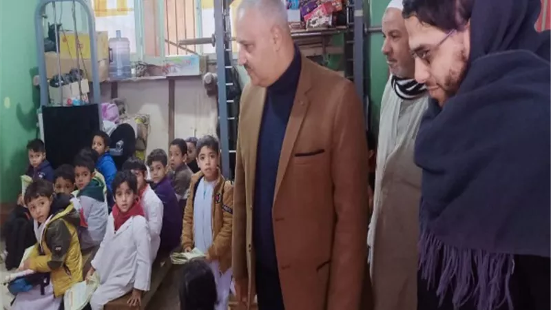 الصبروط يتابع الاعمال الإنشائية بمركز شباب كفر مويس ببنها.. صور