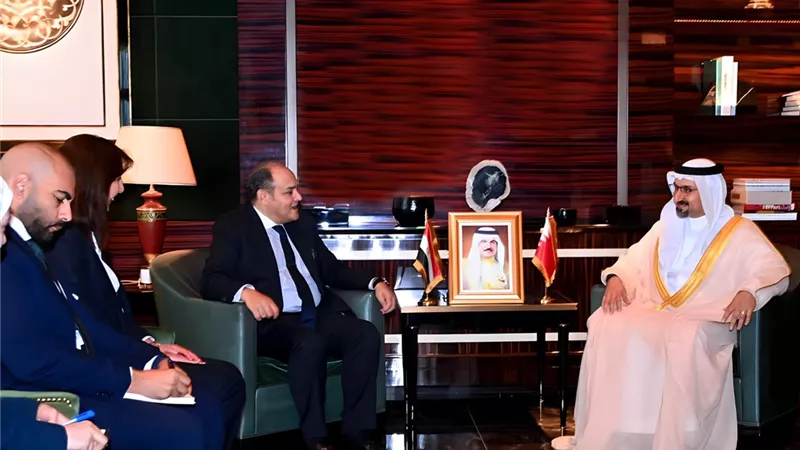 وزير التجارة يبحث مع نظيره البحريني سبل تنمية التعاون الاقتصادي