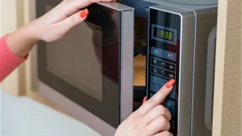 7 أطعمة تجنب تسخينها فى الميكرويف