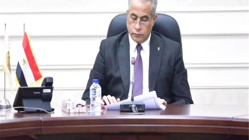وزير العمل يناقش تعديل بعض مواد لائحة النظام الأساسي للجمعية العمومية