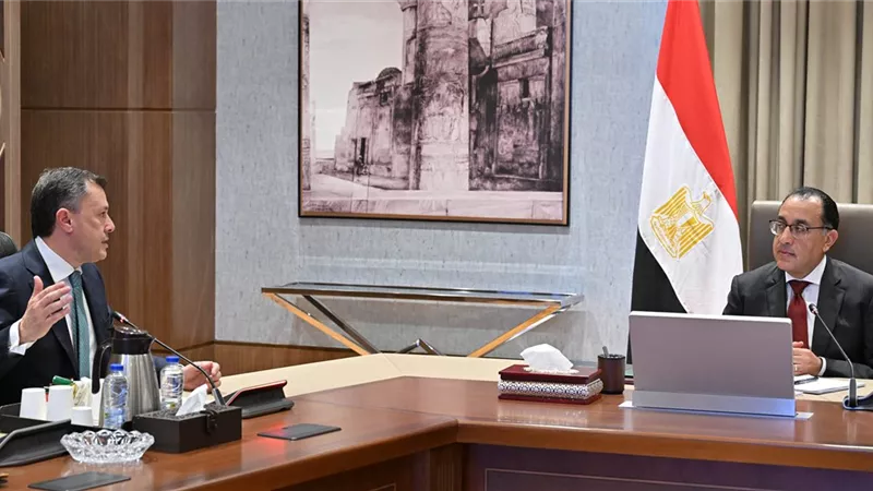 رئيس الوزراء: إعداد مشروع قانون التعامل مع السائح الأجنبي