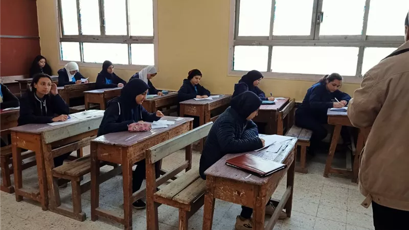 انطلاق امتحانات الفصل الدراسي الأول للصفين الأول والثاني الثانوي