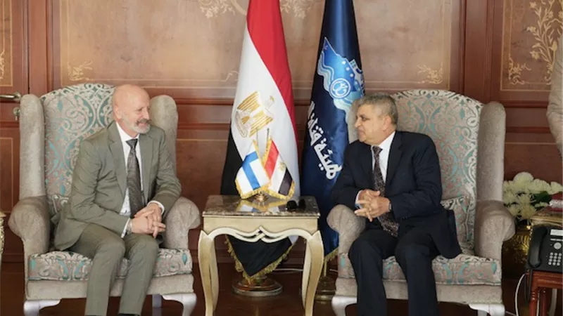 الفريق أسامة ربيع يبحث مع السفير الفنلندنى التعاون فى التكنولوجيا البحرية
