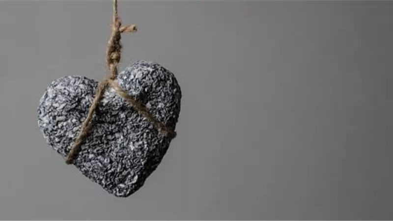 قسوة القلب تصيب صاحبها بالبلادة..فكيف يلين؟