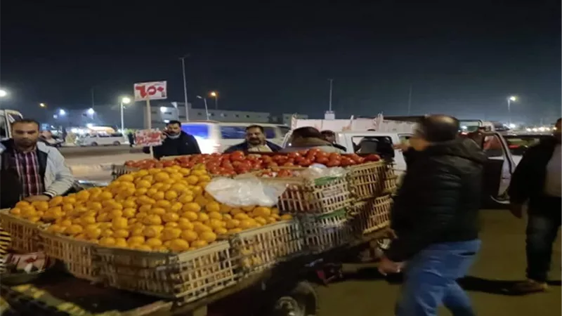 جهاز مدينة العبور يشن حملات ليلية لرفع الإشغالات