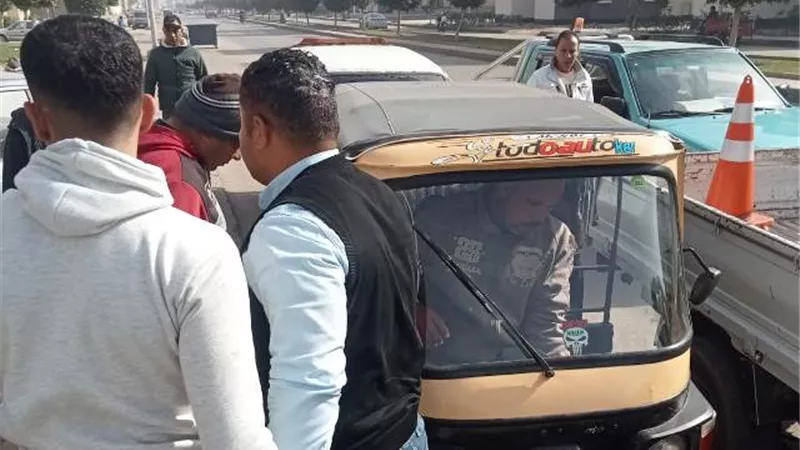 جهاز دمياط الجديدة يصادر 10 تكاتك ويتحفظ على 9 تروسيكلات.. بالصور