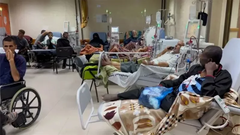 مدير مستشفى شهداء الأقصى في غزة يحذر من توقف تقديم الخدمات