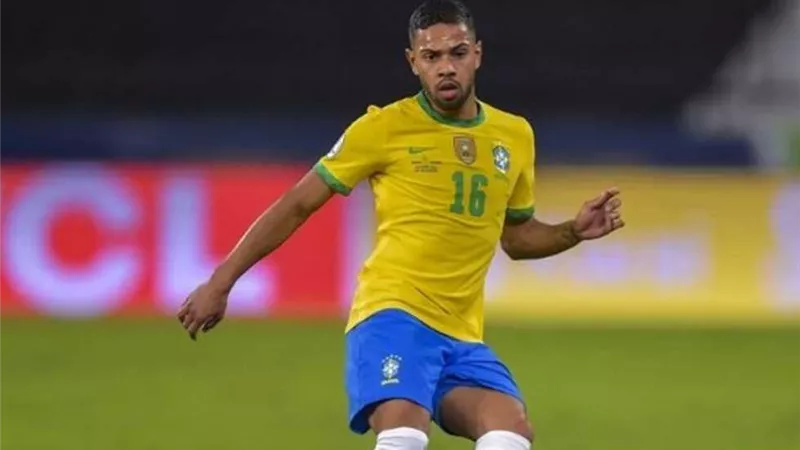 نجم منتخب البرازيل يقترب من الانضمام الى الهلال السعودى