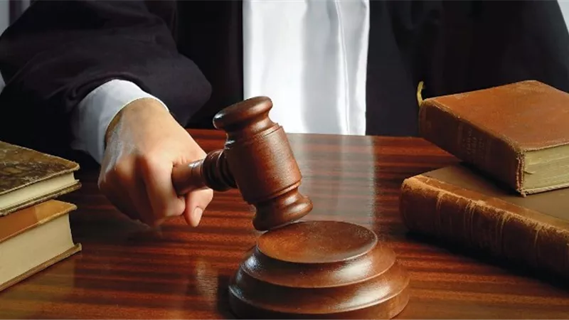 إحالة أم أنهت حياة طفلتيها التوأم للجنايات بالغردقة