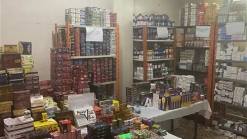 ضبط منشطات وأدوية مجهولة المصدر داخل مخزن فى الزواية الحمراء