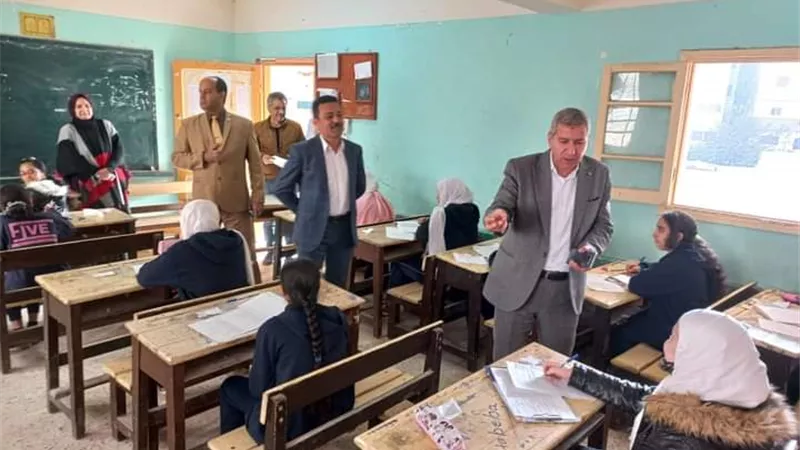 ٦٠% من طلاب ثانية ثانوي بالشرقية ادوا الامتحان الكترونيا