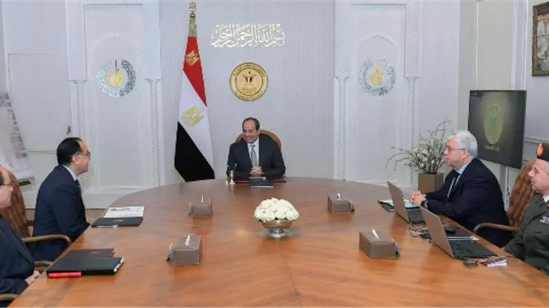 الرئيس يُوجه بمواصلة الدراسة للرؤى والخطط المطروحة لتطوير القاهرة التاريخية