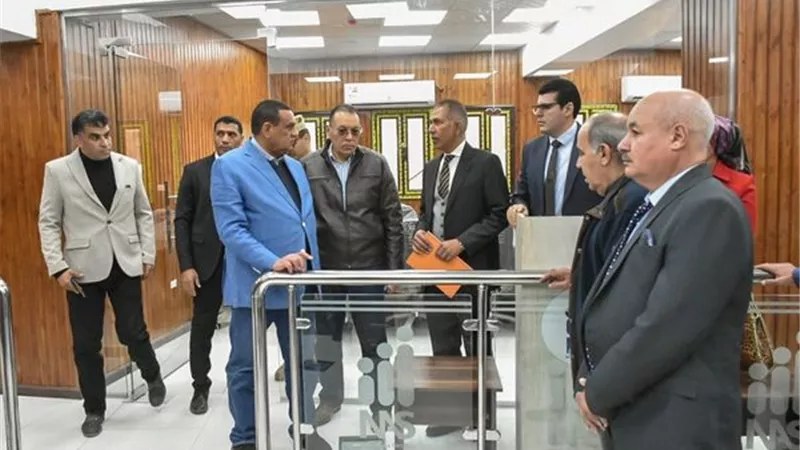 وزير التنمية المحلية ومحافظ الشرقية يتفقدان مركز سيطرة الشبكة الوطنية للطوارئ والسلامة