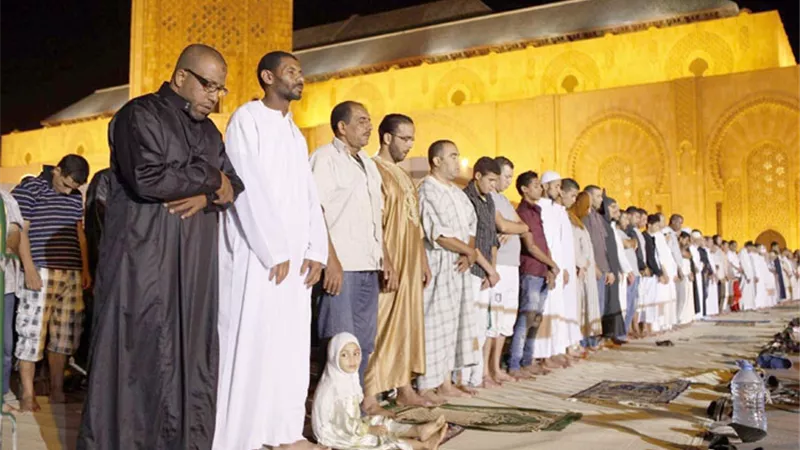 مشروعية إرسال اليدين في الصلاة