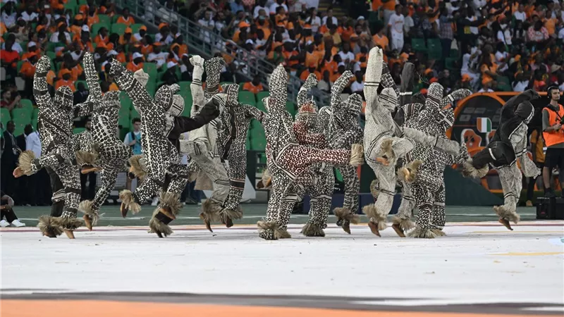 شاهد رئيس كوت ديفوار يعلن إفتتاح بطولة كأس أمم إفريقيا كوت ديفوار