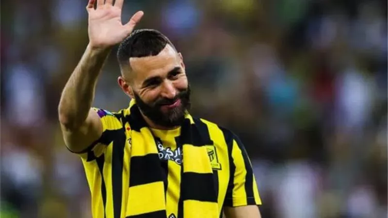 بنزيما يغيب عن تدريبات اتحاد جدة وقرار حاسم ضده من جاياردو