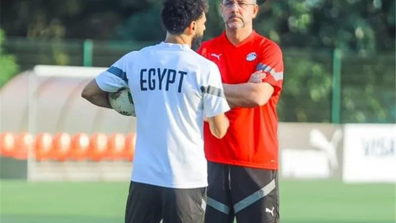 سيف زاهر يكشف كواليس حديث فيتوريا مع محمد صلاح .. شاهد