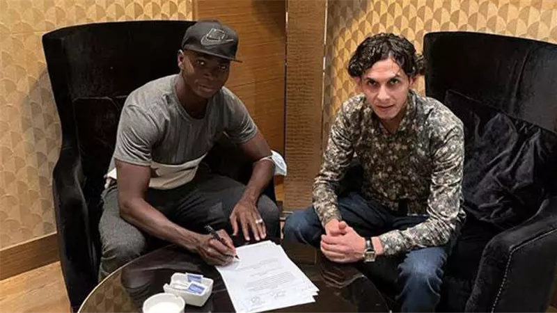 بعد حصول الزمالك علي توقيعه.. الاهلى يحصل على خدمات هذا المهاجم