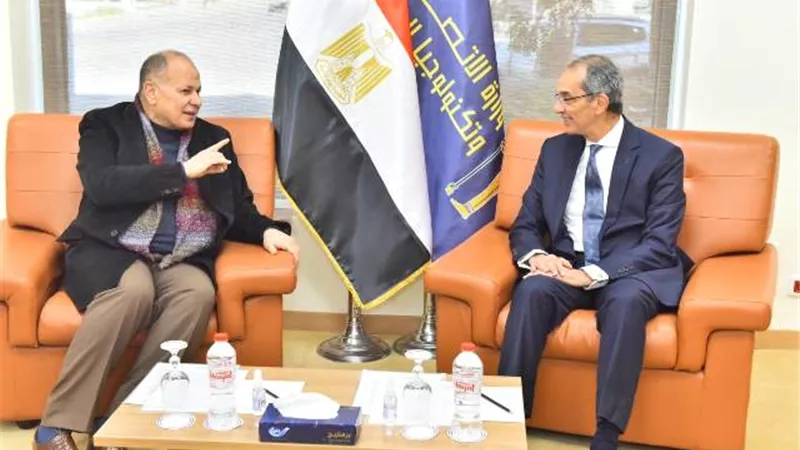 وزير الاتصالات يصل أسيوط