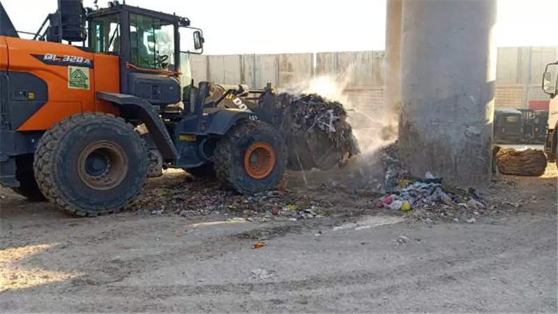 رفع ١٥٠٠ طن مخلفات ورتش اسفل محور الفريق كمال عامر