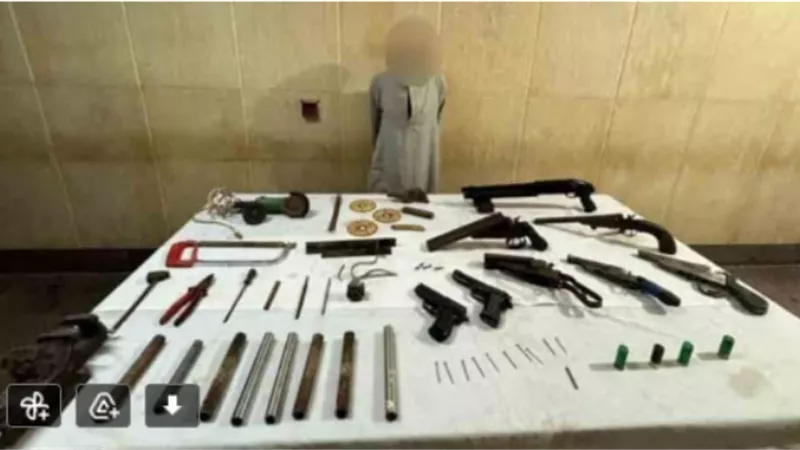 الحداد حول منزله إلى ورشة لتصنيع الاسلحة النارية بالجيزة