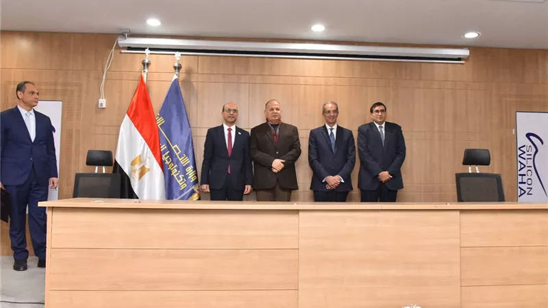 رئيس جامعة أسيوط يوقع بروتوكول تعاون مع المعهد القومى للإتصالات