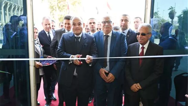 وزير التجارة والصناعة يفتتح معرض تعميق التصنيع المحلي للصناعات ا