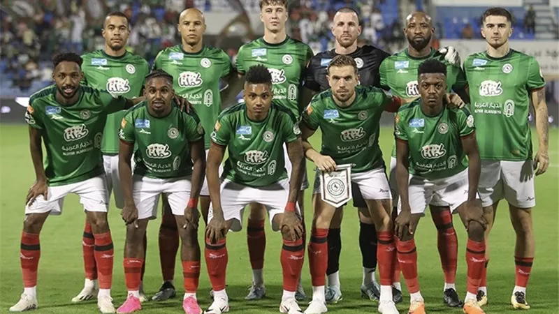 أياكس ينافس تشيلسي ويوفنتوس على التعاقد مع نجم الاتفاق السعودي
