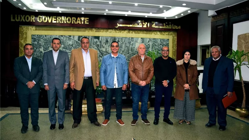 محافظ الأقصر يلتقى وفد التحالف الوطنى للعمل الأهلى