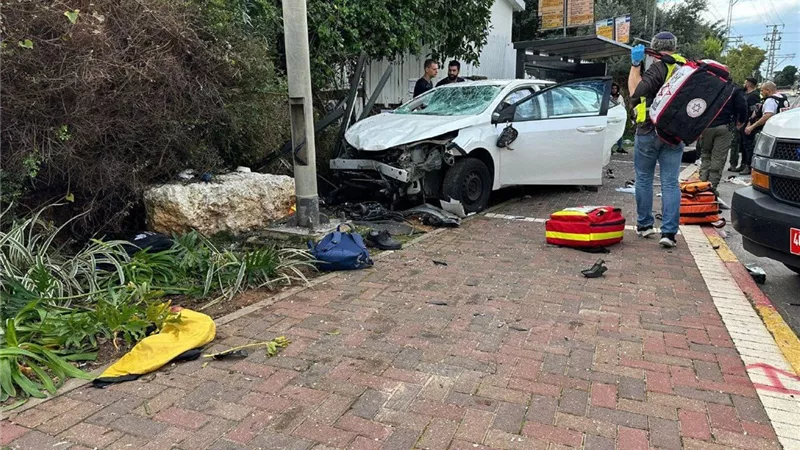 رئيس بلدية رعنانا بإسرائيل يطلب من السكان عدم الخروج إلى الشوارع