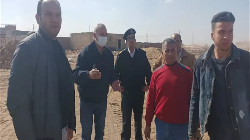 محافظ القليوبية يستكمل إزالة تعديات المقابر بالخانكة