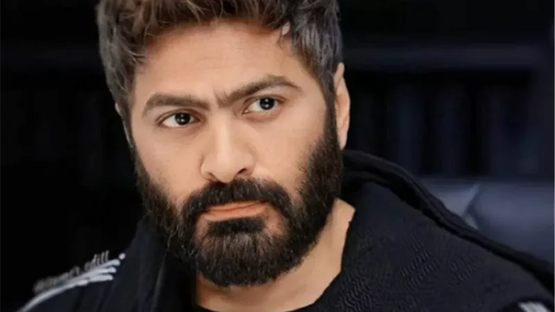تامر حسنى لـ طفل معجب به : 