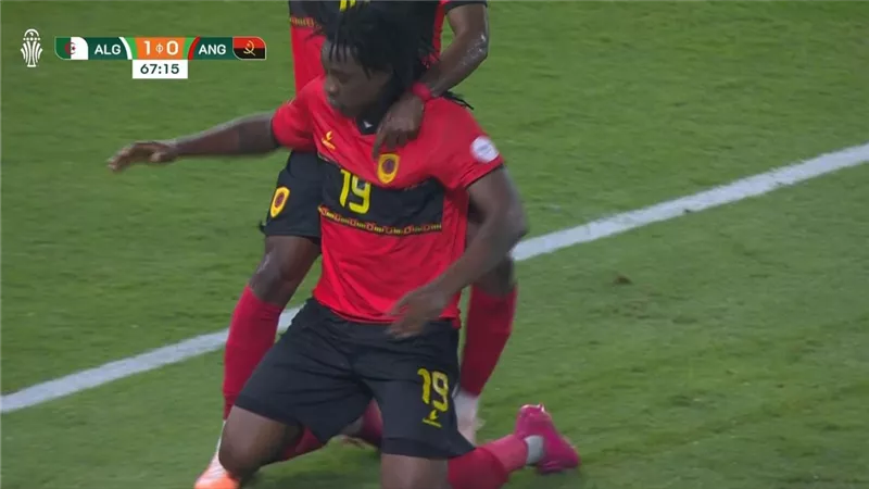 نجم الاتحاد السكندرى يتعادل لانجولا أمام الجزائر بكأس الأمم -شاهد