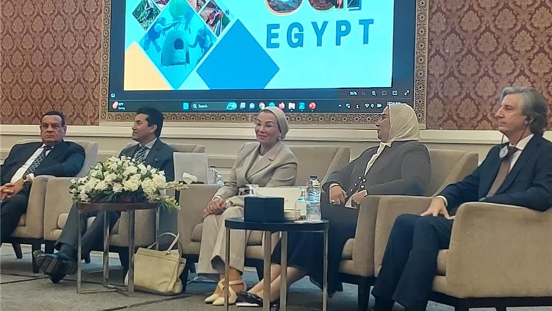 بحضور٤وزراء وزيرةالبيئة تفتتح الجلسة الوطنية برنامج المنح الصغيرة