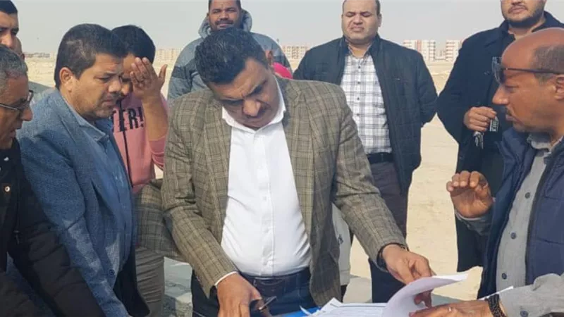 مسئولو الإسكان يتفقدون مشروعات المرافق بالمنيا الجديدة