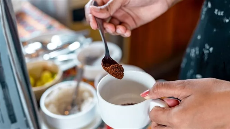 تعرف على أضرار شرب النسكافيه على الريق