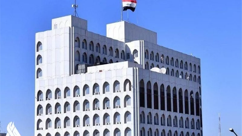 الخارجية العراقية تستدعي سفيرها من طهران