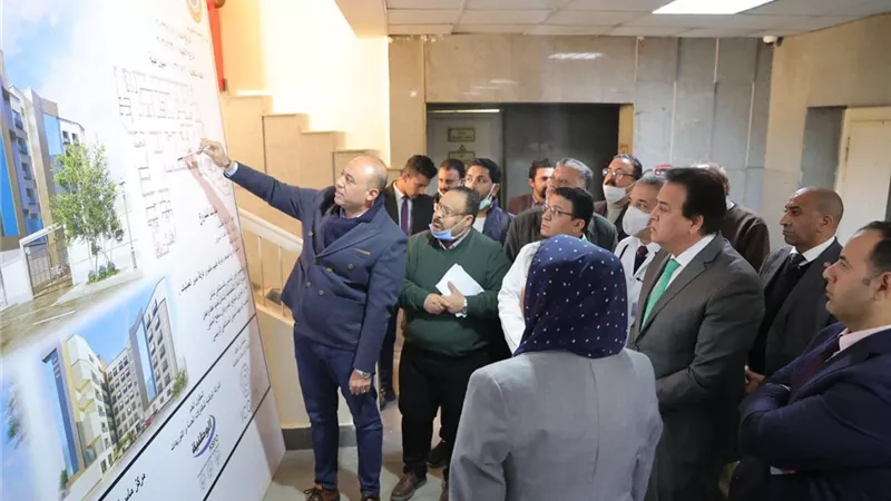 وزير الصحة يتفقد أعمال التطوير بمستشفى صدر إمبابة