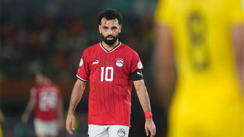 طلعت يوسف عن محمد صلاح : كان سيء في مباراة موزمبيق .. شاهد