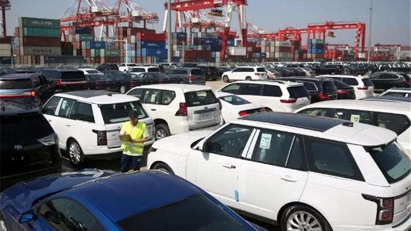 مطالبات برلمانية بمد استيراد سيارات للمصريين بالخارج لاخر العام