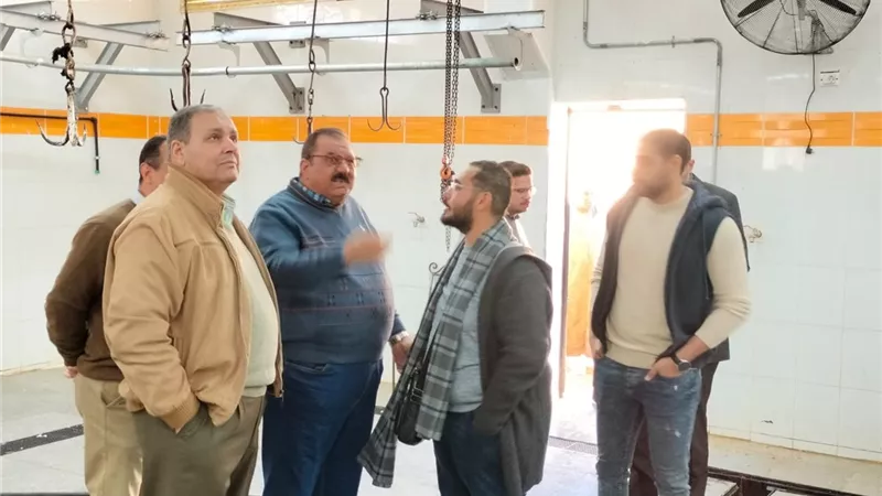 رئيس مدينة سفاجا يشهد تجربة تشغيل للمجزر الآلي تمهيدا لاستلامه