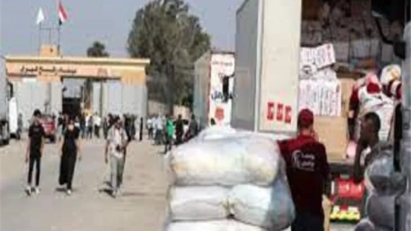 الهلال الأحمر فى غزة يتسلم دفعة مساعدات مصرية