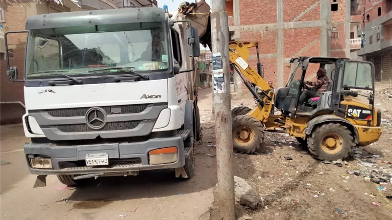 محافظ كفرالشيخ: رفع 1200 طن قمامة ومتابعة تطهير شبكات صفايات الأم